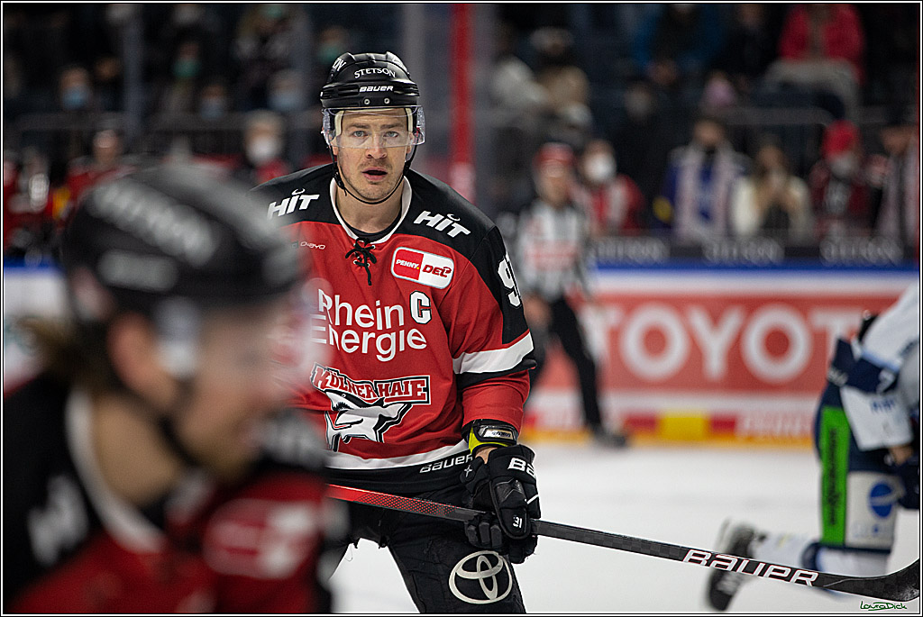 PENNY DEL;  Koelner Haie - Straubing Tigers; Koeln, 11.03.2022